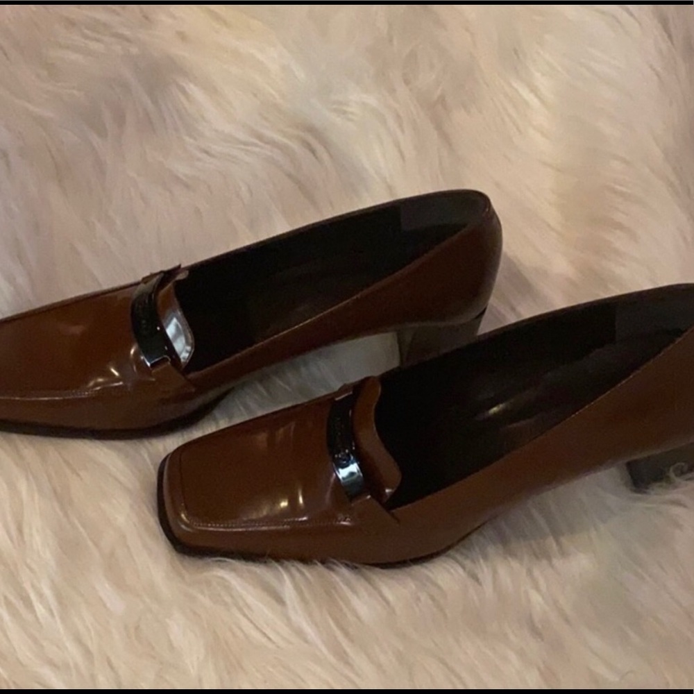 COACH Chestnut Ladies Shoes. NIB. Size 10